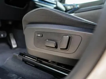 BMW X3 20d xDrive M-Sport AHK PANO HuD