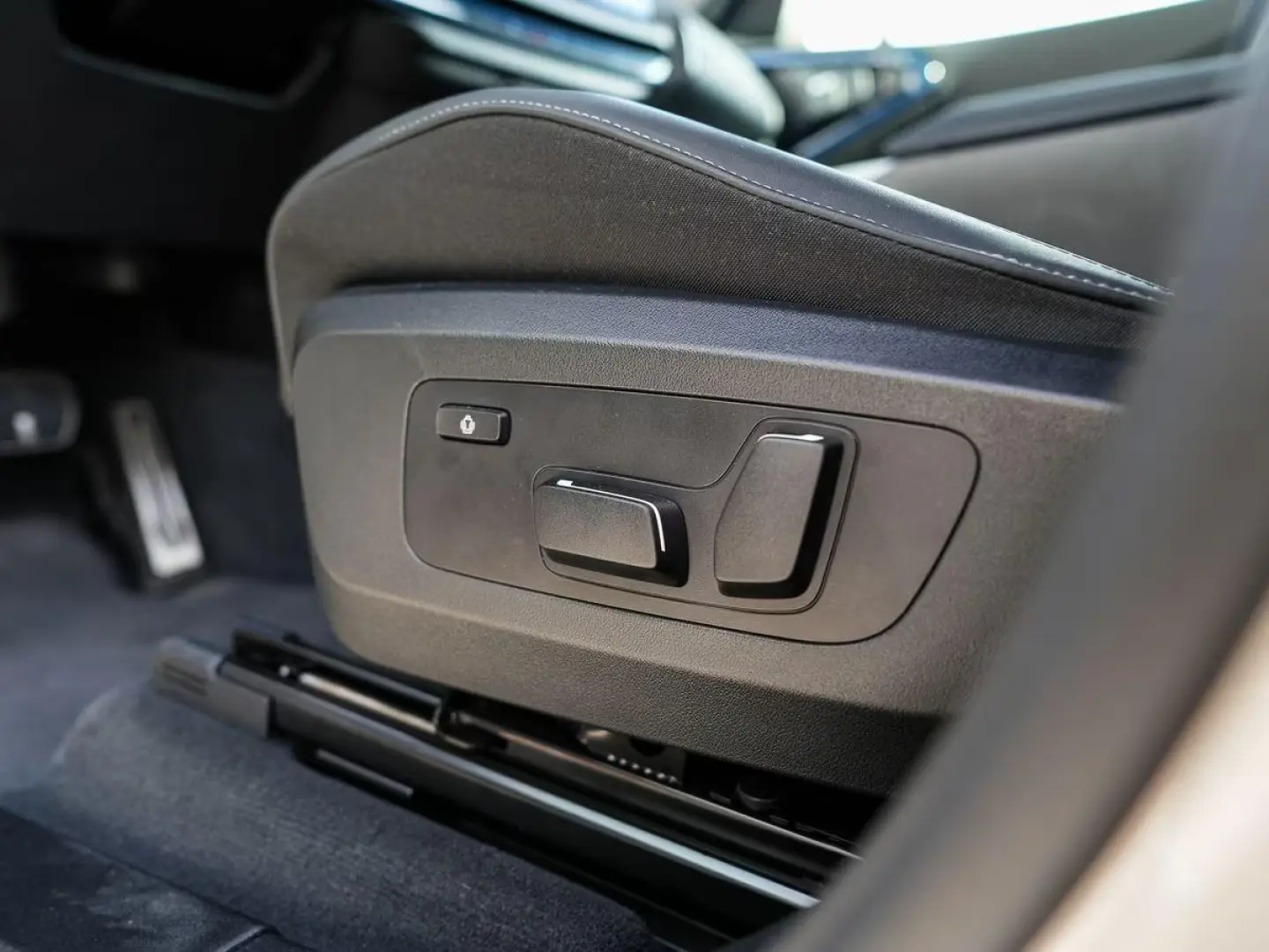 BMW X3 20d xDrive M-Sport AHK PANO HuD