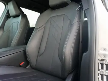BMW X3 20d xDrive M-Sport AHK PANO HuD