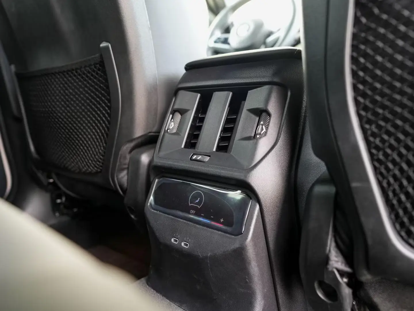 BMW X3 20d xDrive M-Sport AHK PANO HuD