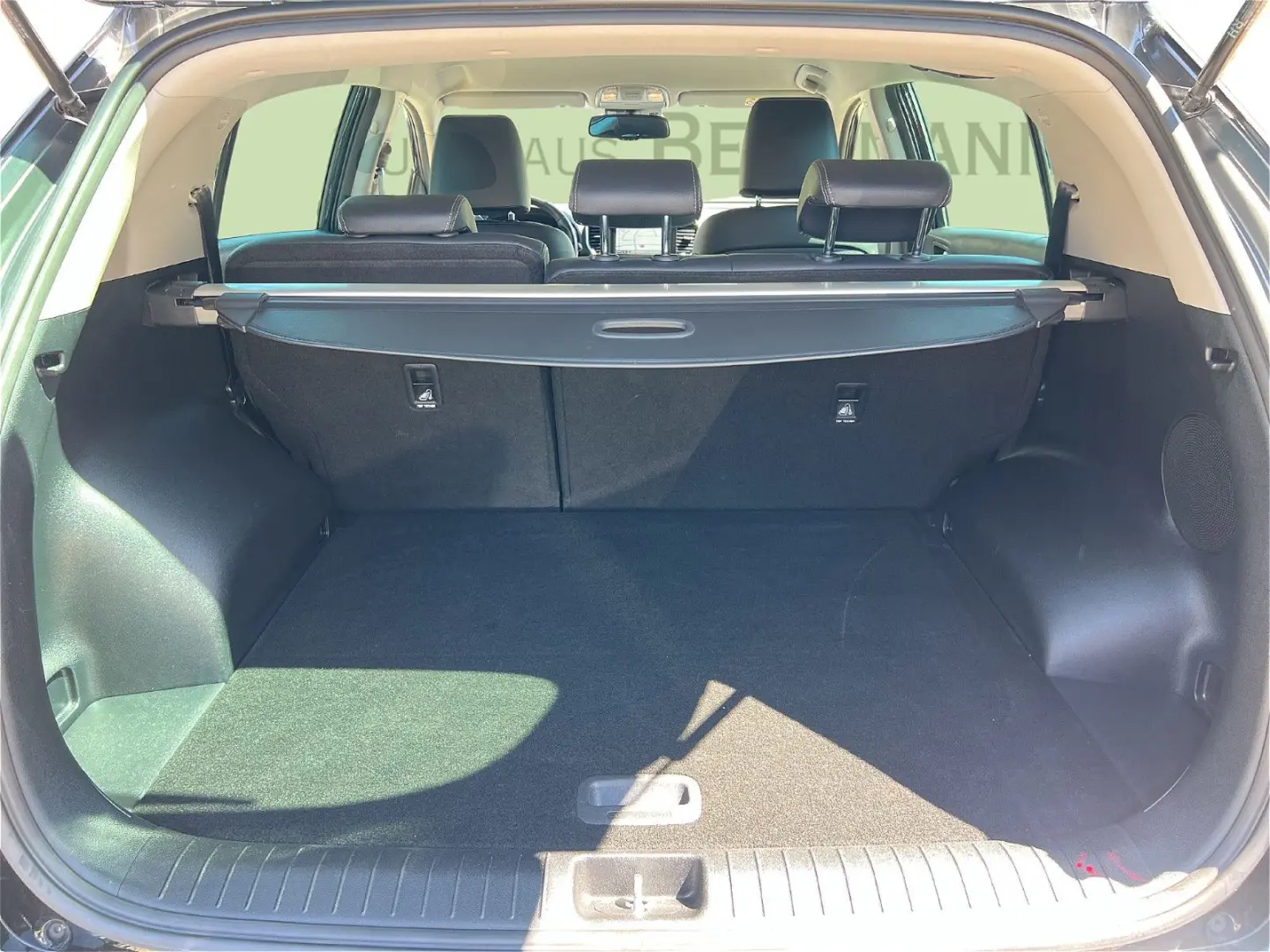 Sportage 1.6 CRDi 4WD Black Edition JBL AHK Lede