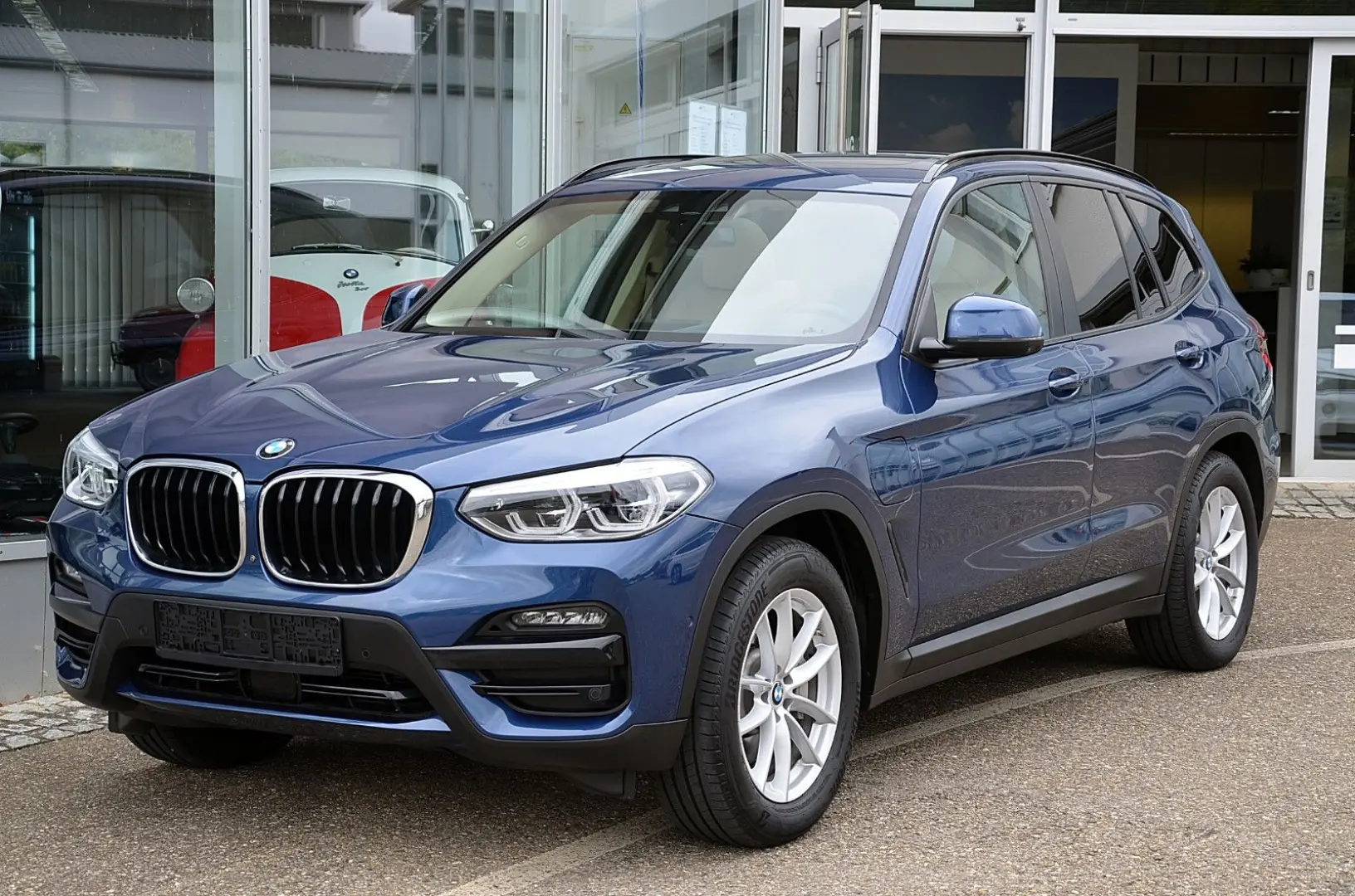 X3e xDrive/Head-Up/GlasDach/