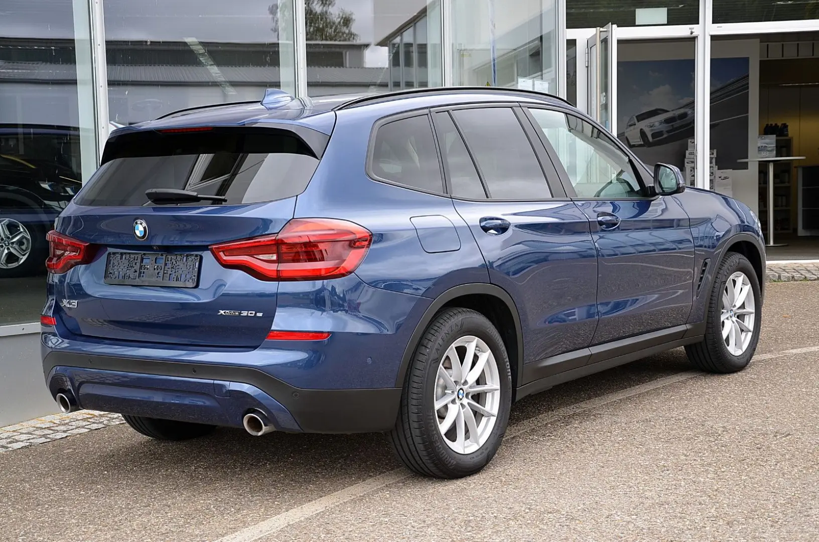 X3e xDrive/Head-Up/GlasDach/