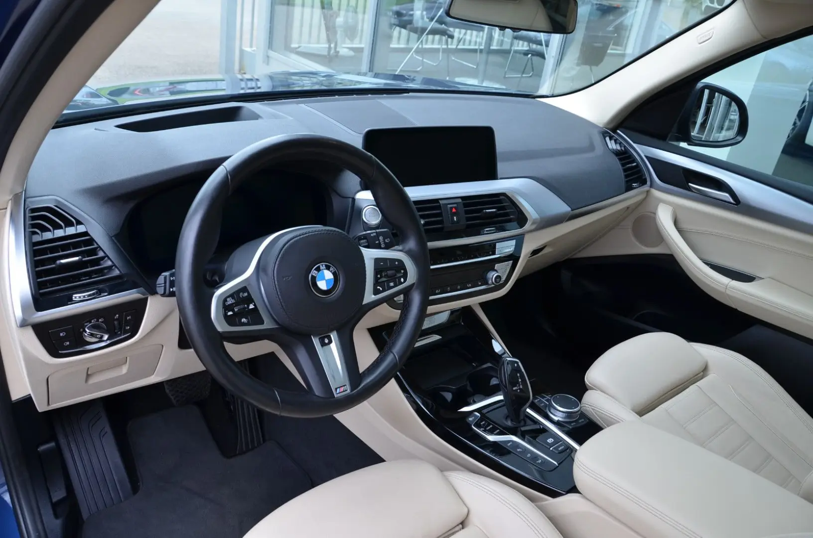 X3e xDrive/Head-Up/GlasDach/