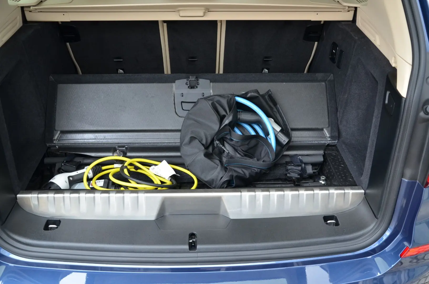 X3e xDrive/Head-Up/GlasDach/