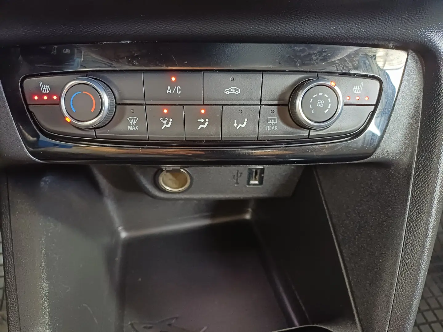 Opel Corsa 1.2L 75CP