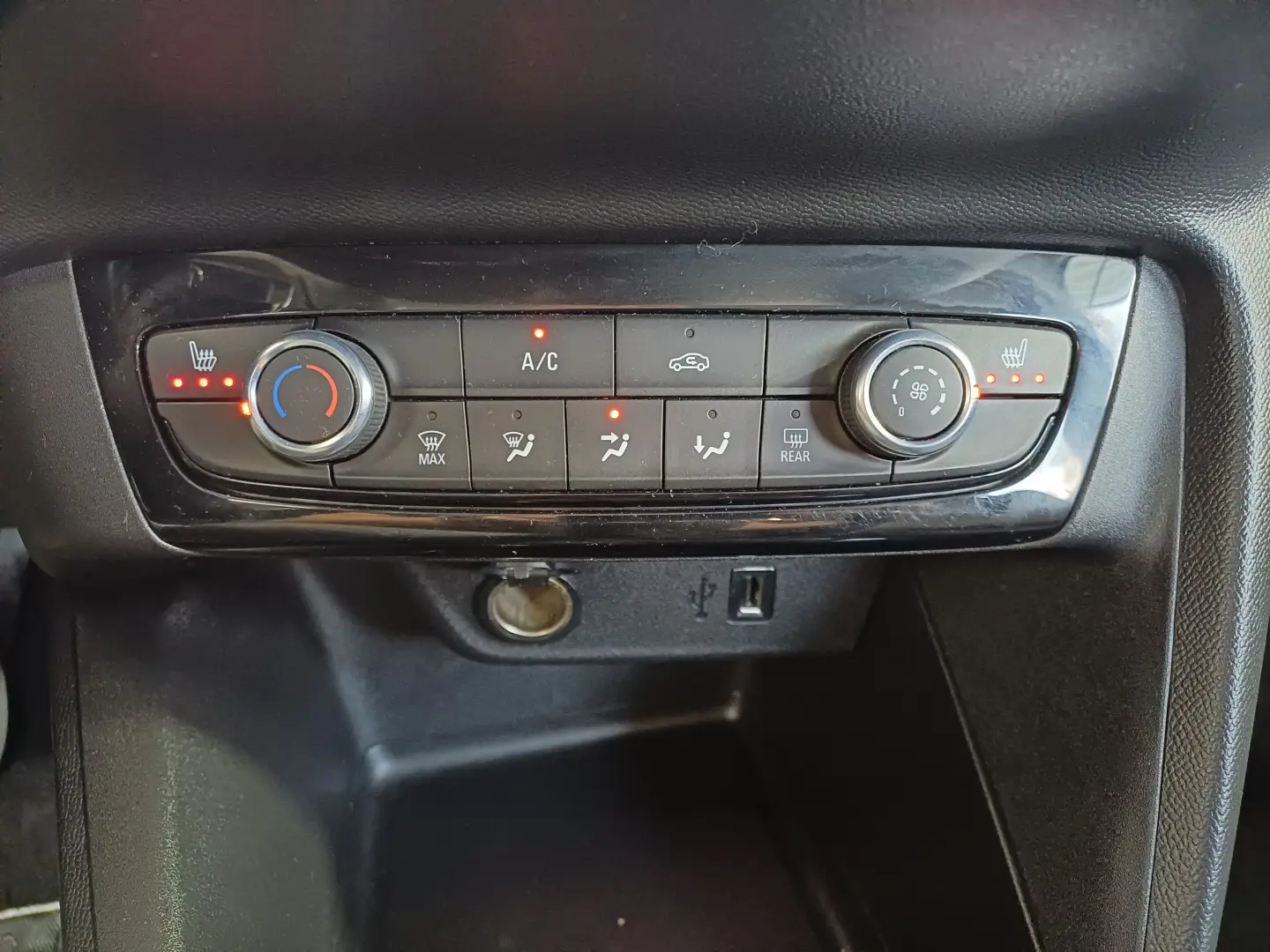 Opel Corsa 1.2L 101CP