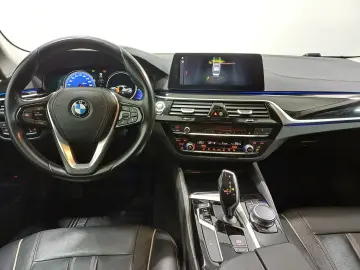 BMW 520D Luxury xDrive 190CP Automat
