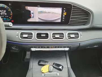 GLE 53 AMG Night-Paket Pano HUD Burmester 22