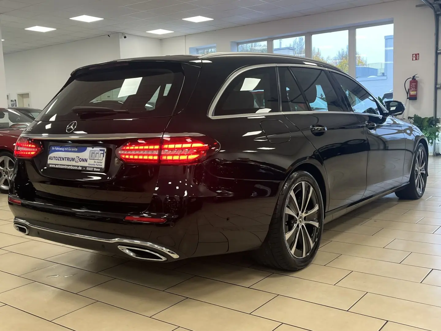 E 300 Avantgarde*ACC*LED*Navi*R.Cam*SHZ*CarPlay*