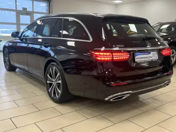 E 300 Avantgarde*ACC*LED*Navi*R.Cam*SHZ*CarPlay*
