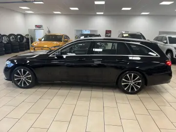 E 300 Avantgarde*ACC*LED*Navi*R.Cam*SHZ*CarPlay*