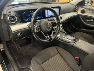 E 300 Avantgarde*ACC*LED*Navi*R.Cam*SHZ*CarPlay*