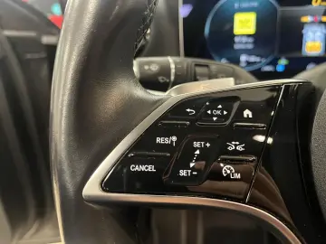 E 300 Avantgarde*ACC*LED*Navi*R.Cam*SHZ*CarPlay*