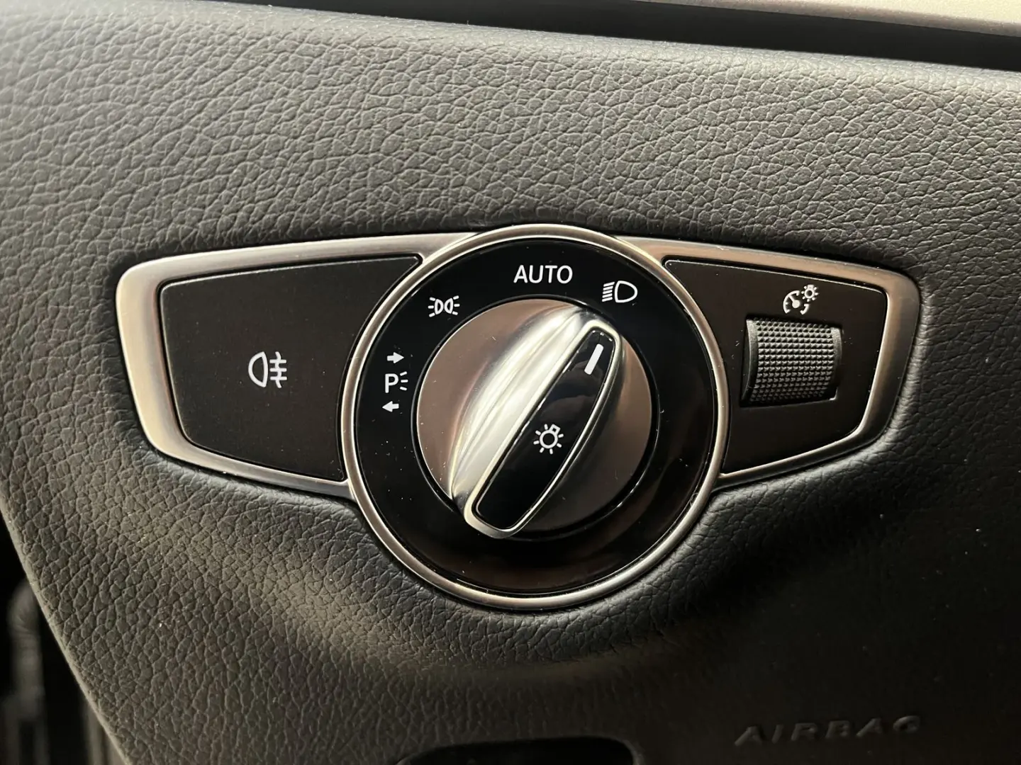 E 300 Avantgarde*ACC*LED*Navi*R.Cam*SHZ*CarPlay*