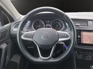Tiguan 2.0 TDI DSG Basis NAVI+PDC+LED Klima