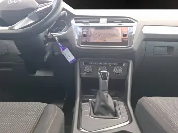 Tiguan 2.0 TDI DSG Basis NAVI+PDC+LED Klima
