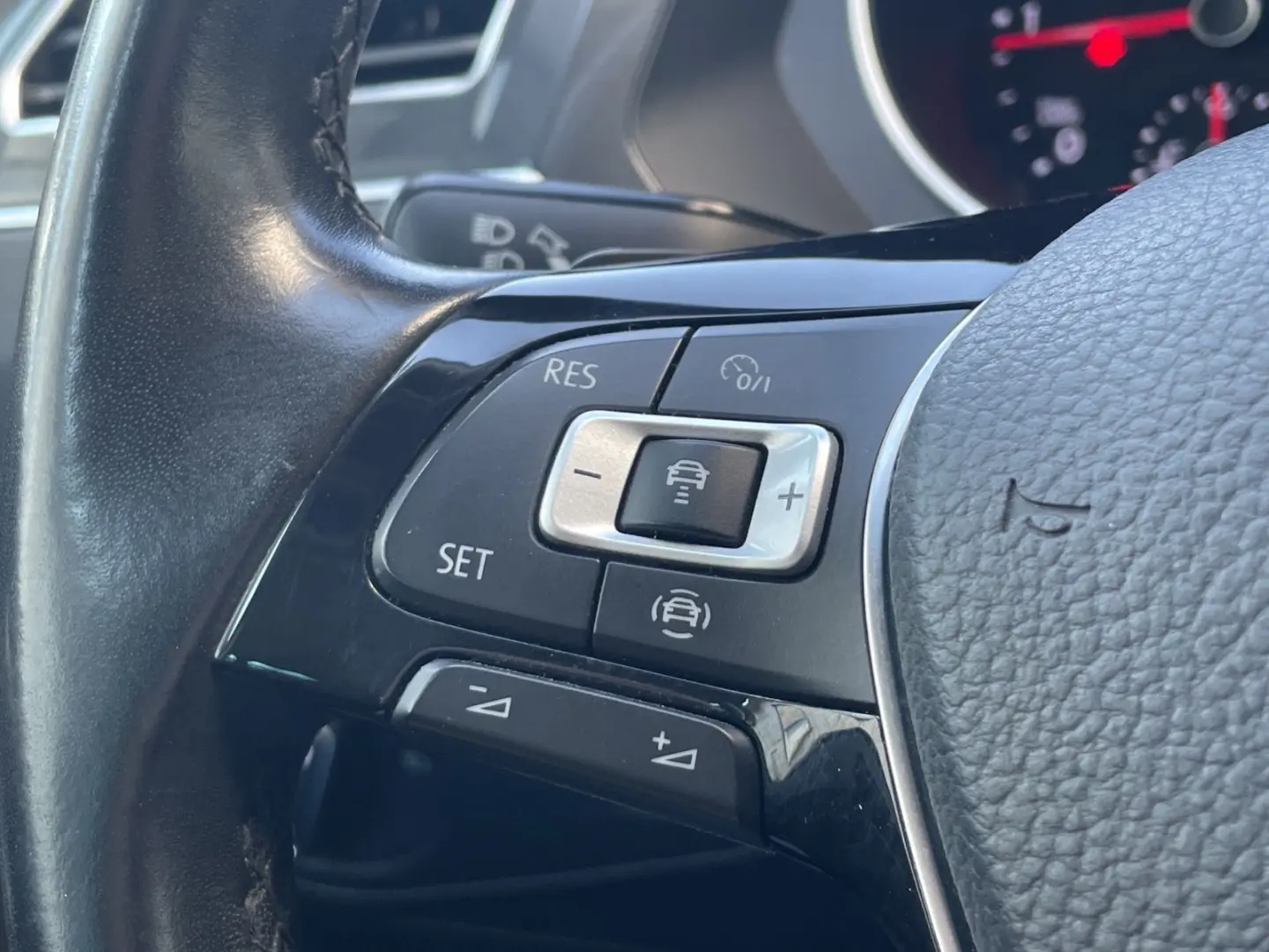 Tiguan ComfortlineBMT 2.0 TDI DSG*NAVI*APPLE*ACC
