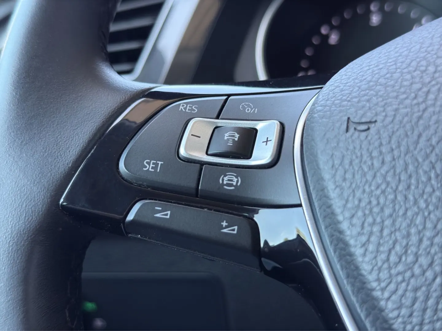 Tiguan Comfort 2.0 TDI DSG*NAVI*APPLE*ACC*LANE