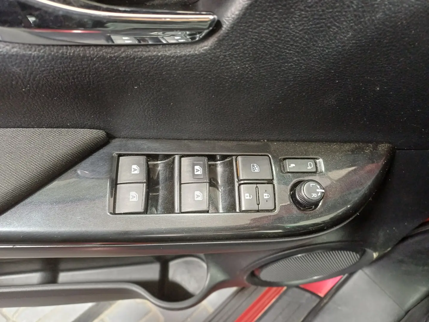 Toyota Hilux Double Cab 2.4TDi 150CP Automat 4×4