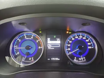 Toyota Hilux Double Cab 2.4TDi 150CP Automat 4×4