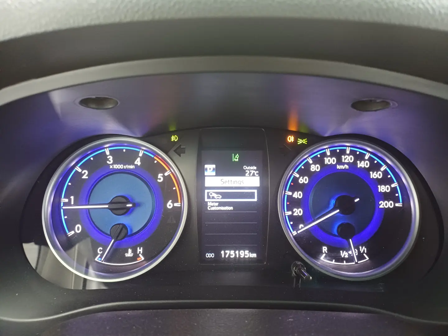 Toyota Hilux Double Cab 2.4TDi 150CP Automat 4×4