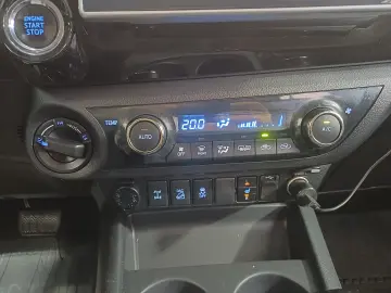 Toyota Hilux Double Cab 2.4TDi 150CP Automat 4×4