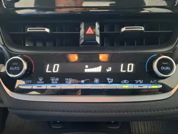 Toyota Corolla 1,8Hybrid 122CP Automat