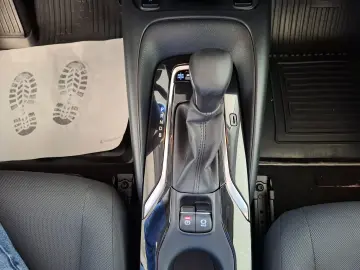 Toyota Corolla 1,8Hybrid 122CP Automat