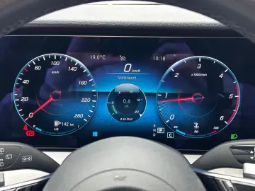E200d AMG/DIAMANT/LED/R-CAM/AMBIENTE/DAB/MBUX