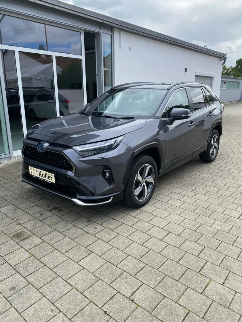 RAV4 2.5 Plug-in Hybrid 4x4 Techpaket Navi