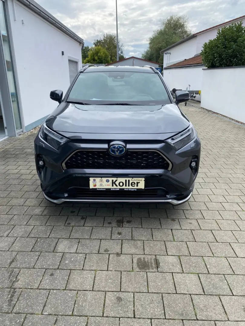 RAV4 2.5 Plug-in Hybrid 4x4 Techpaket Navi
