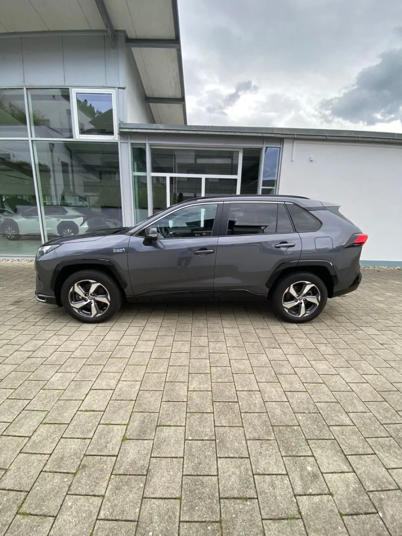 RAV4 2.5 Plug-in Hybrid 4x4 Techpaket Navi
