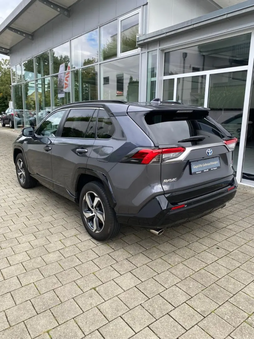 RAV4 2.5 Plug-in Hybrid 4x4 Techpaket Navi