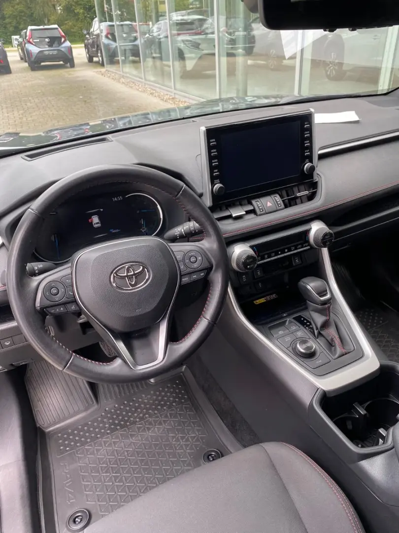 RAV4 2.5 Plug-in Hybrid 4x4 Techpaket Navi