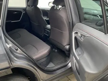 RAV4 2.5 Plug-in Hybrid 4x4 Techpaket Navi