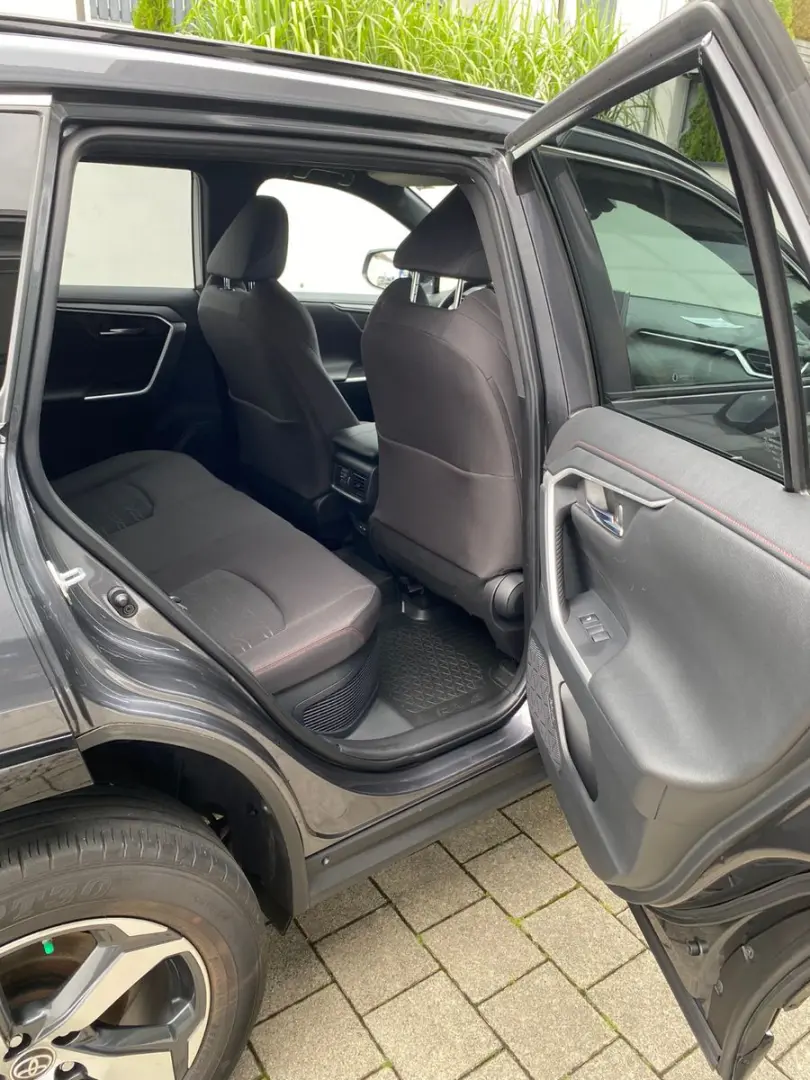 RAV4 2.5 Plug-in Hybrid 4x4 Techpaket Navi