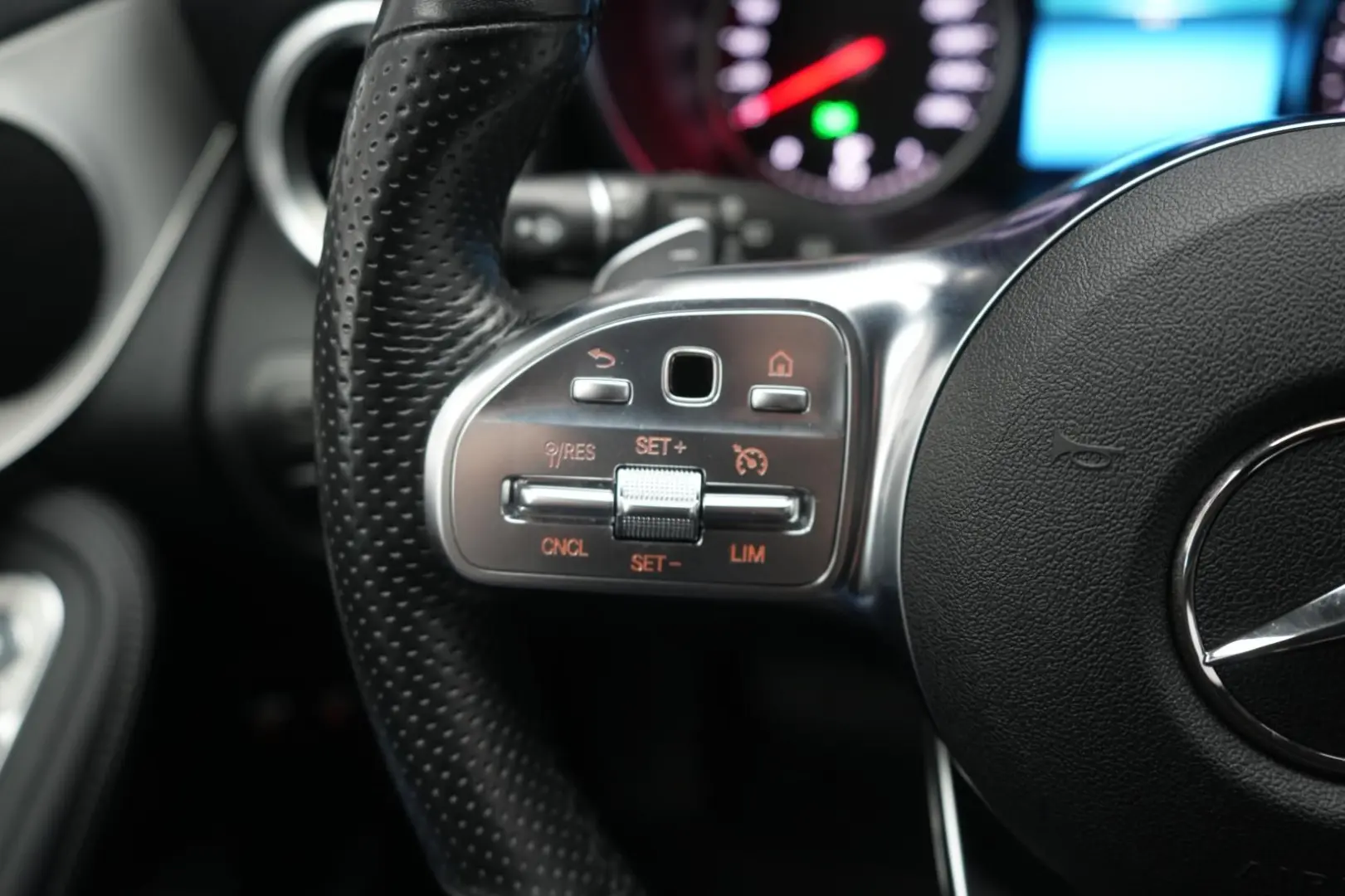 GLC 300 e 4Matic 9G-Tronic AMG Navi/Temp/Kamera/