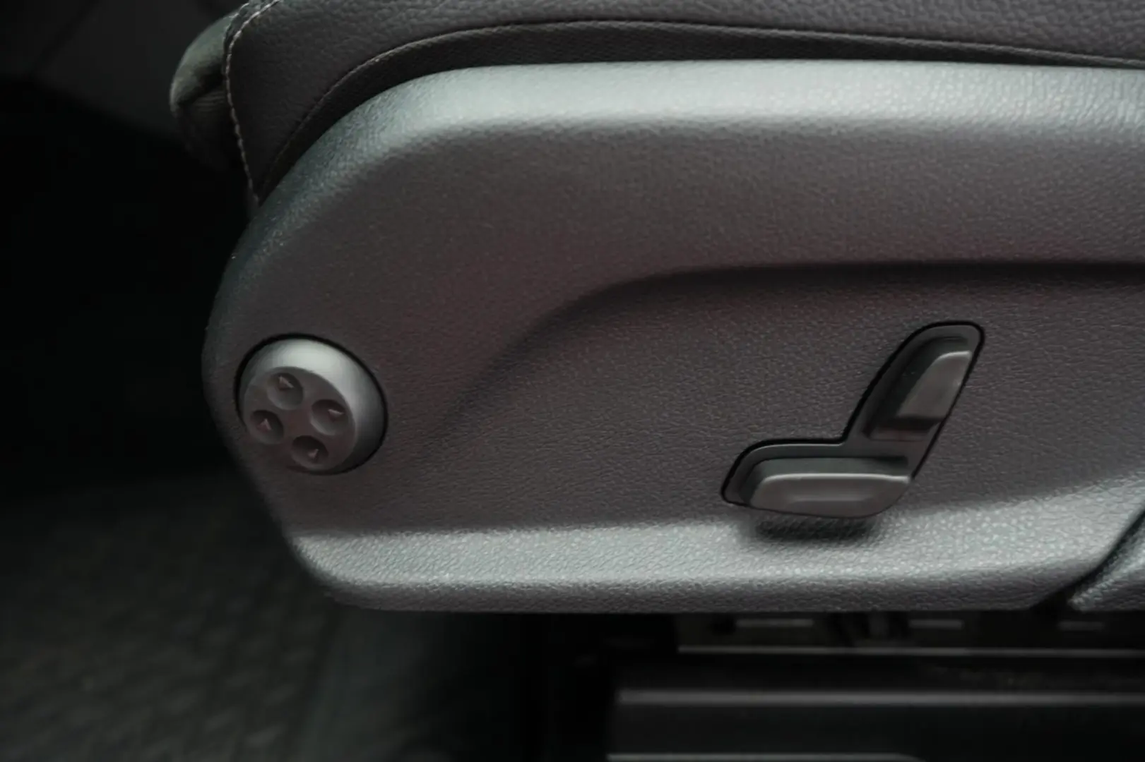 GLC 300 e 4Matic 9G-Tronic AMG Navi/Temp/Kamera/
