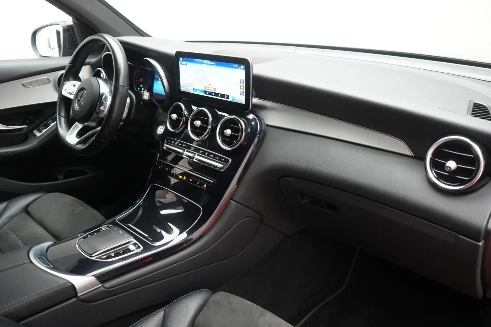 GLC 200 4Matic 9G-Tronic AMG Navi/Temp/Kamera/LE