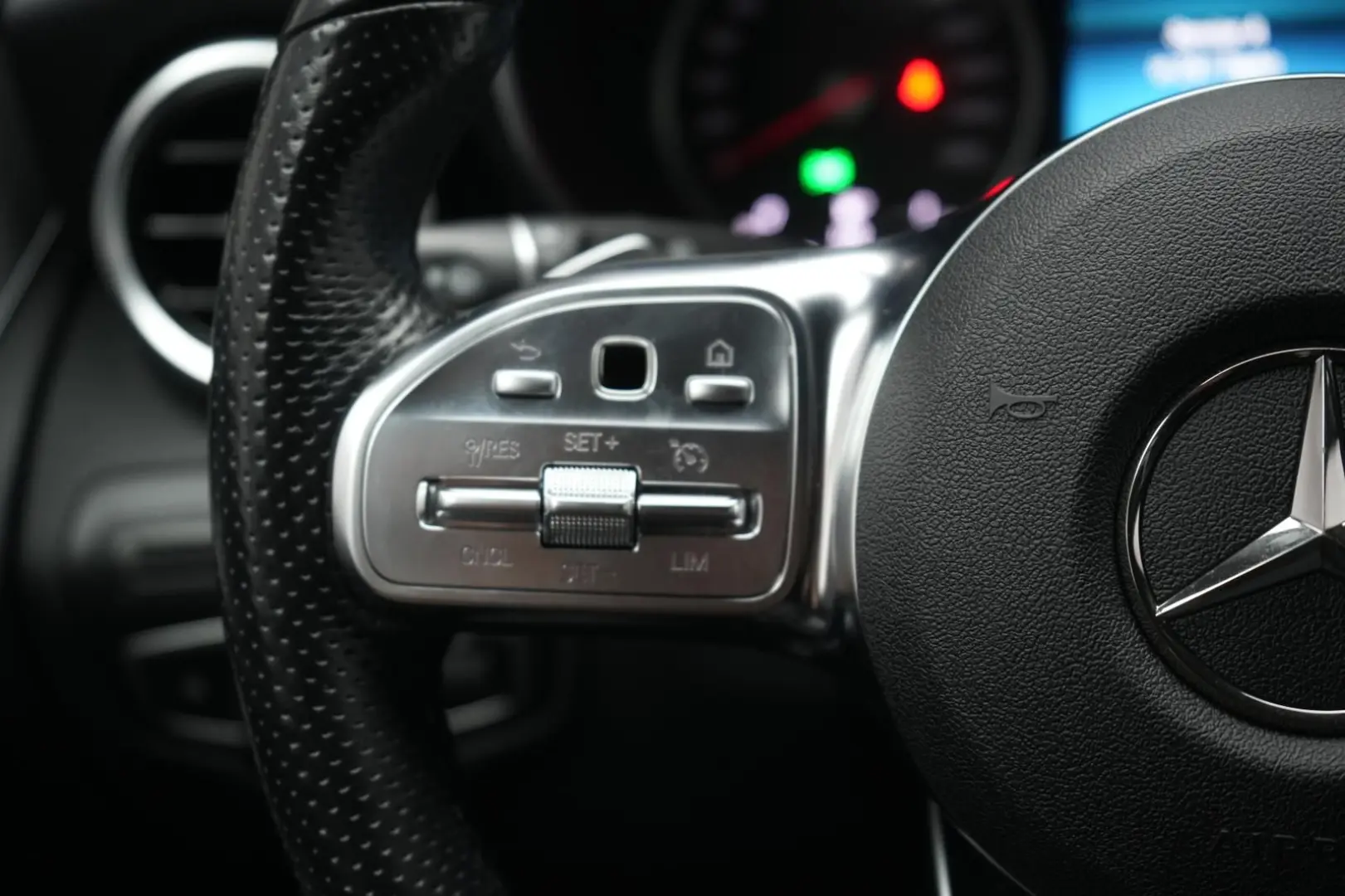 GLC 200 4Matic 9G-Tronic AMG Navi/Temp/Kamera/LE