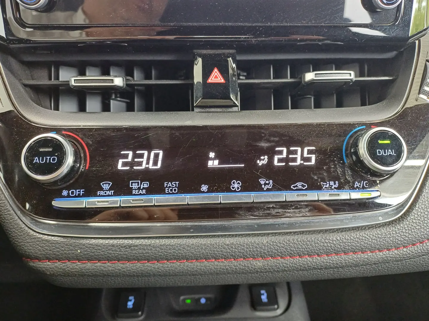 Toyota Corolla Hybrid 1,8L 122CP Automat