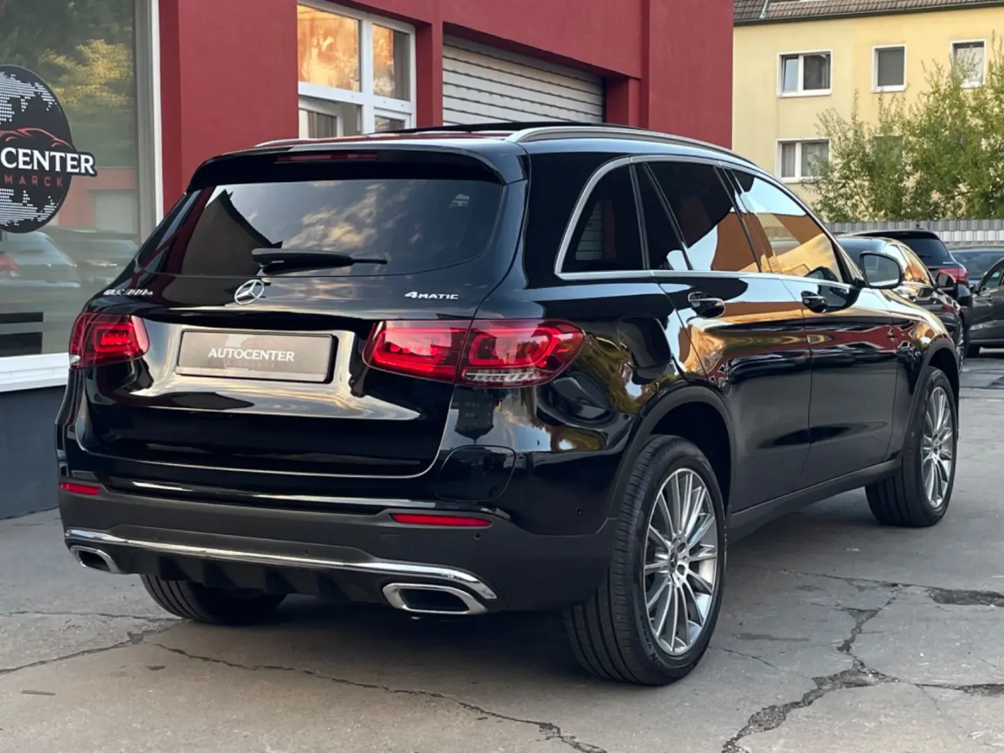 GLC 300 e 4Matic AMG-LINE*PANO*R-KAM*LEDER*20´Z