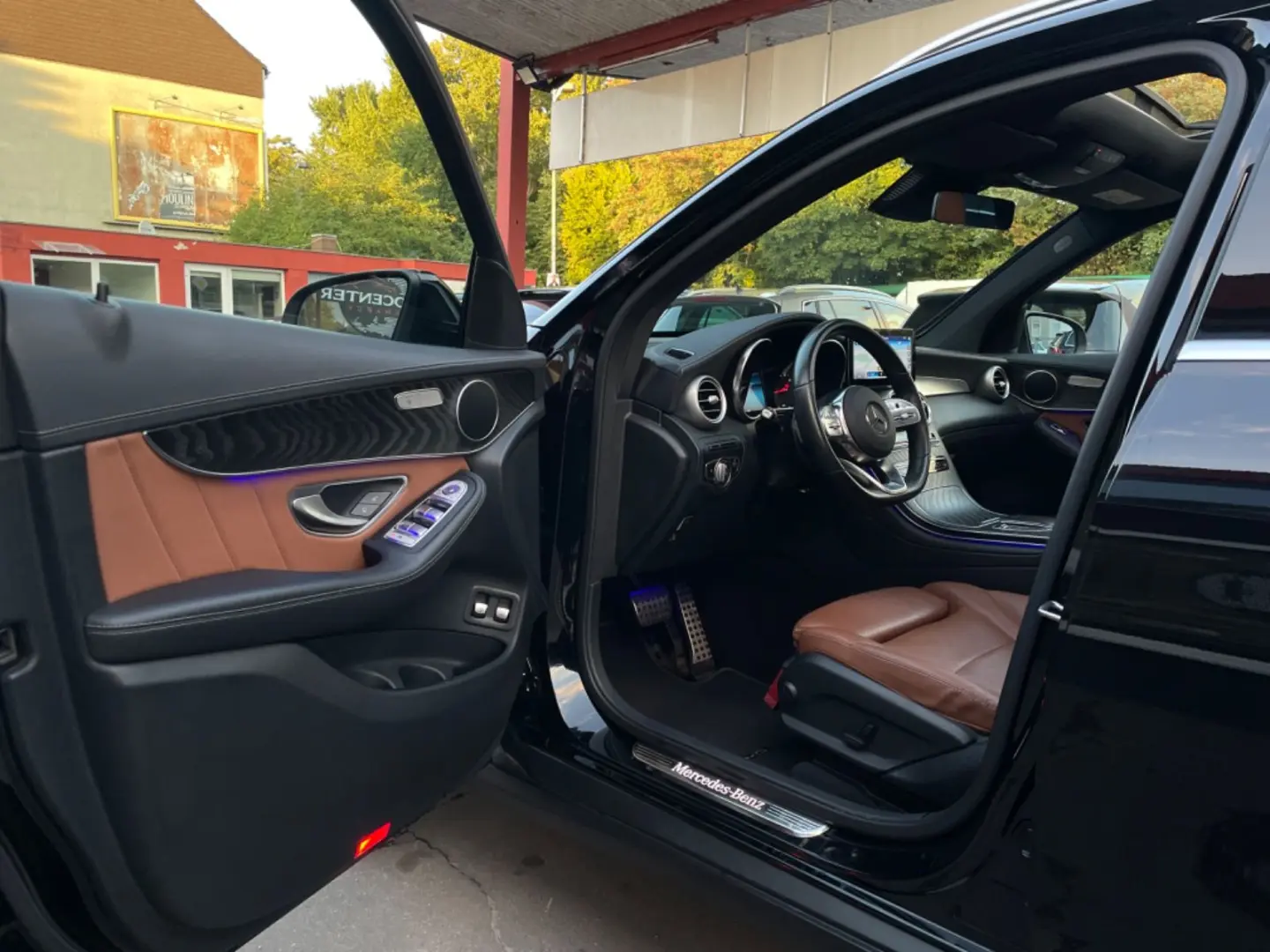 GLC 300 e 4Matic AMG-LINE*PANO*R-KAM*LEDER*20´Z
