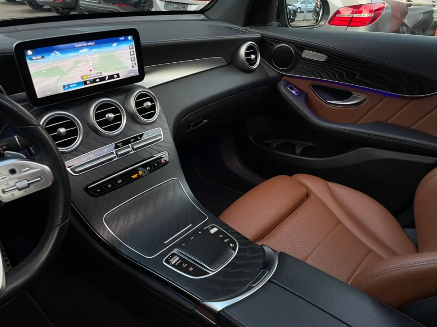 GLC 300 e 4Matic AMG-LINE*PANO*R-KAM*LEDER*20´Z