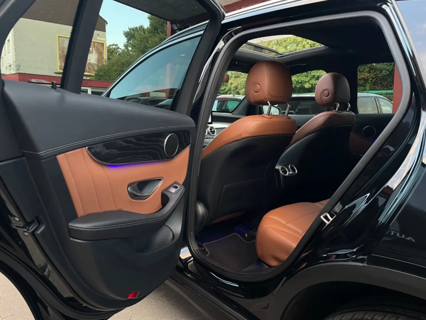 GLC 300 e 4Matic AMG-LINE*PANO*R-KAM*LEDER*20´Z