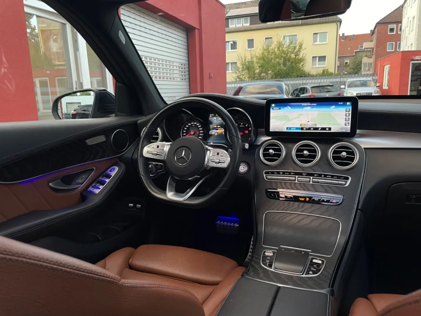 GLC 300 e 4Matic AMG-LINE*PANO*R-KAM*LEDER*20´Z