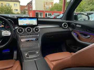 GLC 300 e 4Matic AMG-LINE*PANO*R-KAM*LEDER*20´Z
