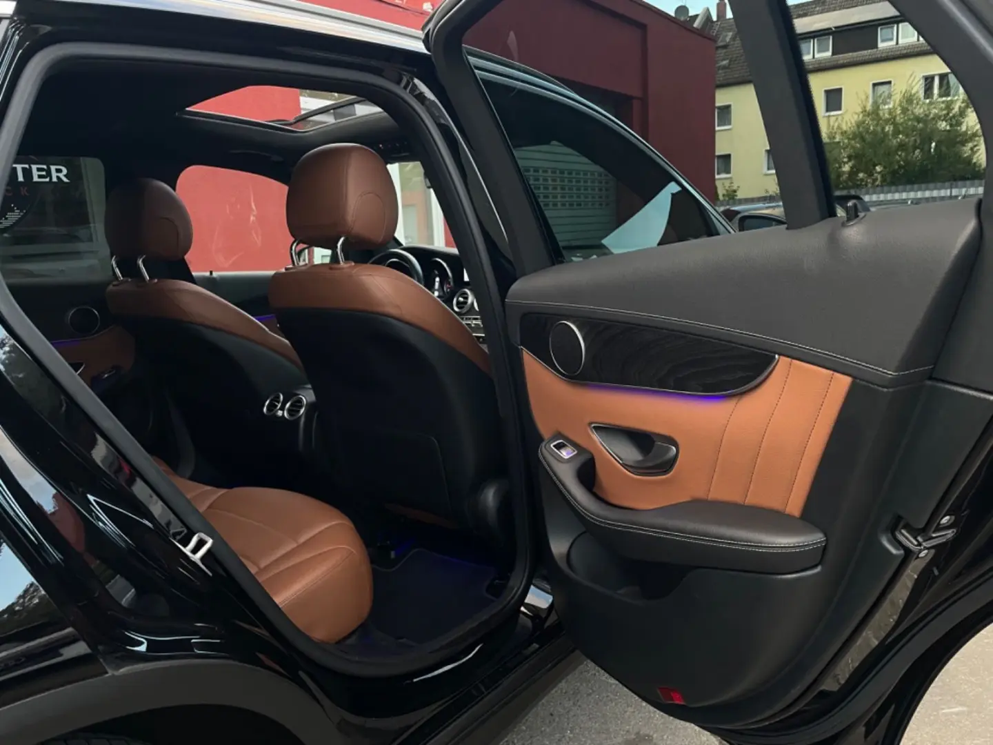 GLC 300 e 4Matic AMG-LINE*PANO*R-KAM*LEDER*20´Z