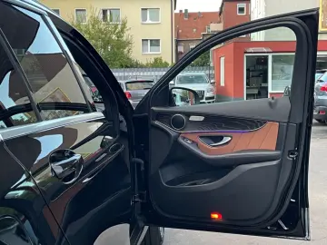 GLC 300 e 4Matic AMG-LINE*PANO*R-KAM*LEDER*20´Z